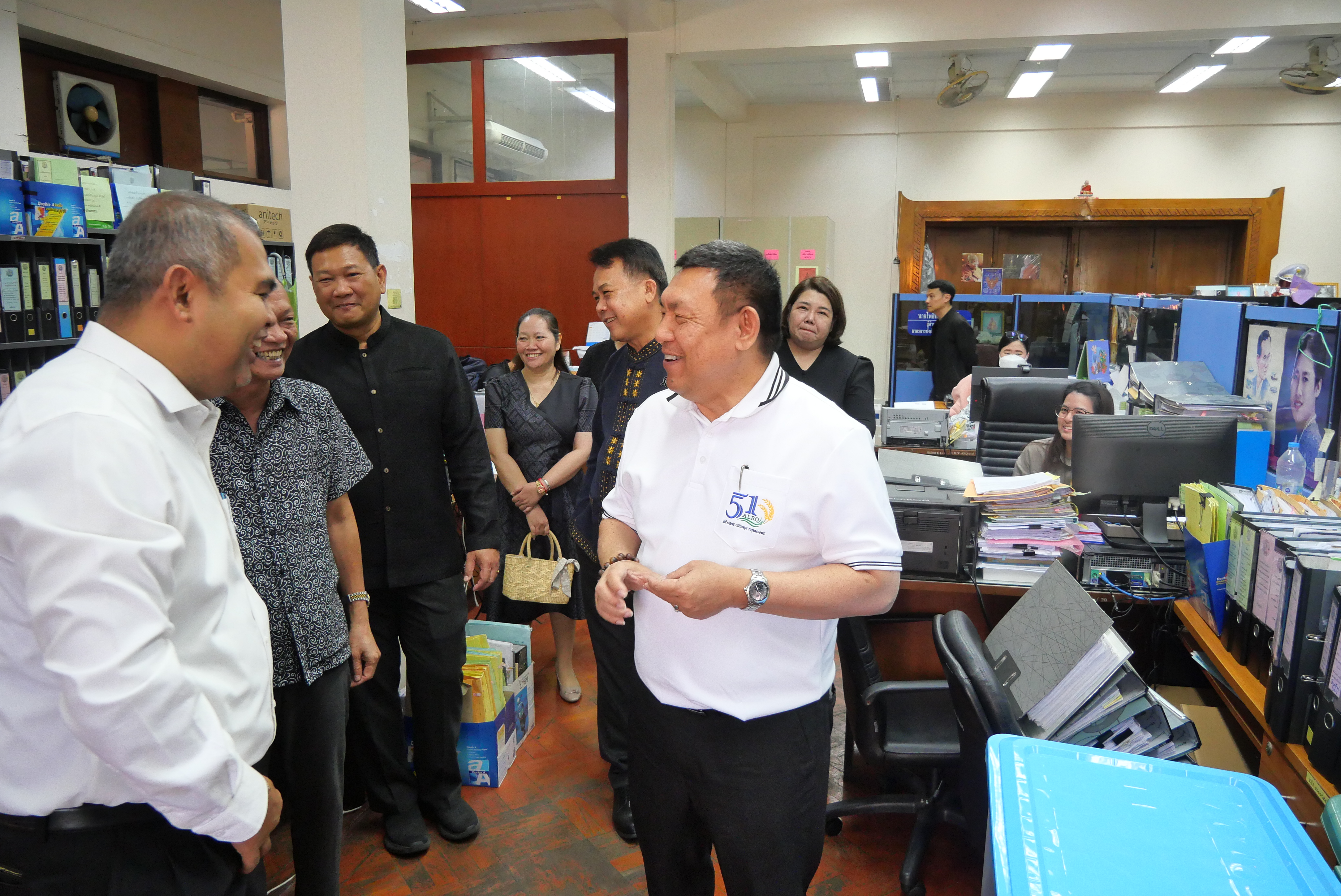 title - เลขาธิการ ส.ป.ก. ตรวจเยี่ยมบุคลากร ส.ป.ก. ถนนราชดำเนินนอก